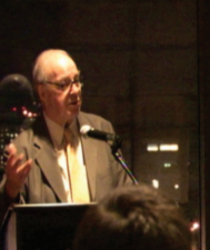 Hans Blix at a podium